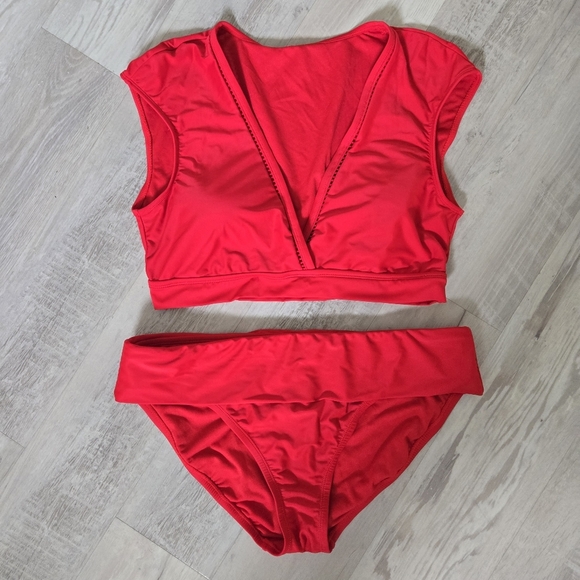 Bleu Rod Beattie Red Cap Sleeve Crop Swim Top & Bikini Bottom Set - Picture 1 of 6